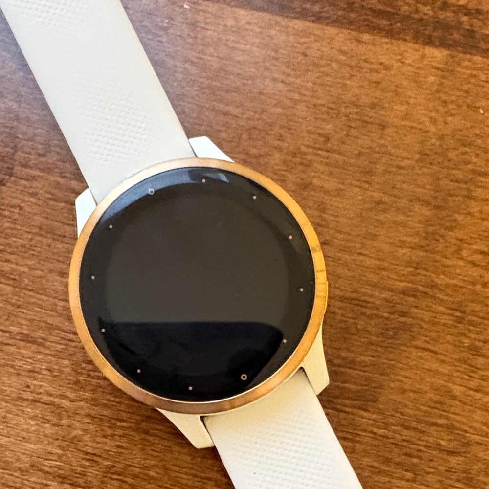 Garmin Vivoactive 4s Rose Gold and White Smartwatch 40mm - Picture 2 of 5